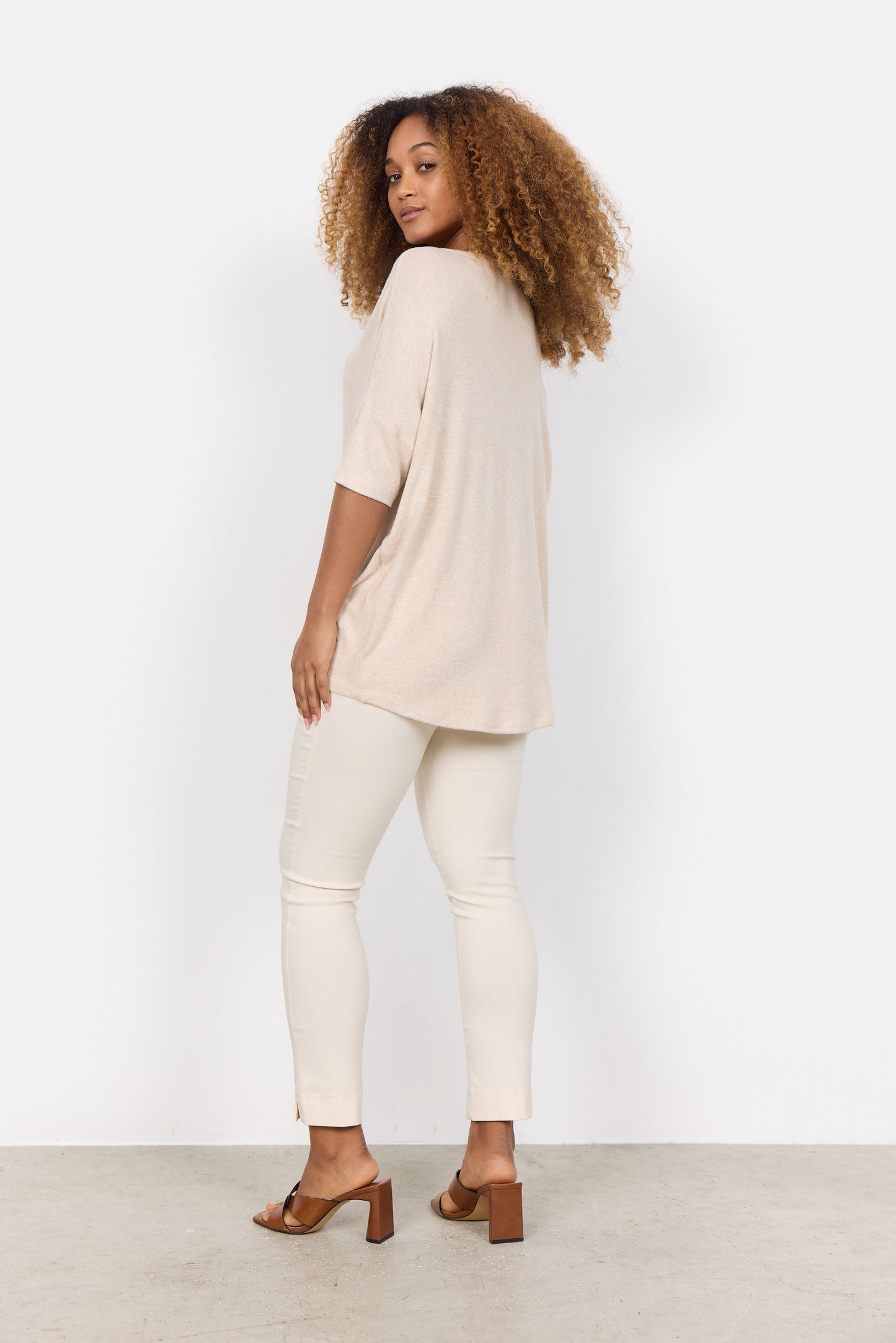 Soyaconcept BIARA Beige Short Sleeved Top